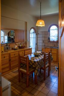 All Seasons Guest House - Moscháton - 2