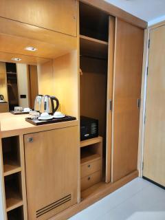 Masters Suites Hotel - 8