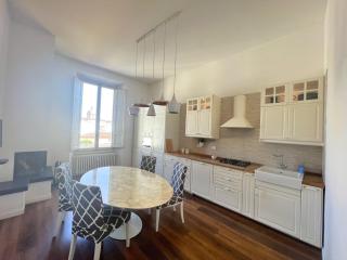 Santa Rosa Florence Apartments 3 Bedrooms - Private Parking - Florence - 7
