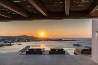 The Skyvilla Mykonos - A Landmark Property with Breathtaking Views of the Psarou bay - 9