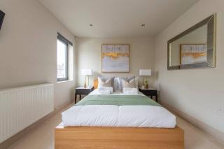 Elegant 1-BR Retreat in Ilford Centre - 6