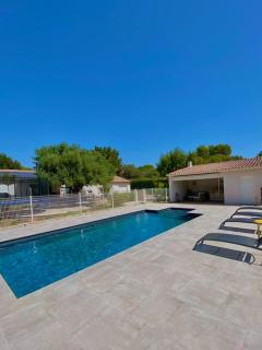 Villa - Piscine au sel - Terrain de Pétanque - Jardin - Climatisation - Rochefort-du-Gard - 6