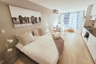 Picturesque Luxury Studio in The Icon Aparthotel - Cidade Do Cabo - 9