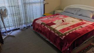 BIDWILL GARDENS ON MIDDLETON - 2 Rooms A Private Room with a King-Size Bed or Open Lounge Room Floor Mattress SHARED Bathroom FREE Kitchen Essentials FREE Laundry Facilities Fast NBN WIFI HDTV NETFLIX, YOUTUBE, KAYO Meal and Transport Service Available - Bidwill - 8
