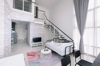 NEW Maritime Luxury Pool View Duplex Suite 601 - Jelutong - 5