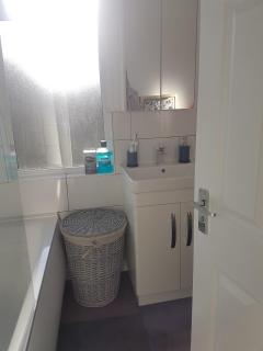 Double Bedroom in Sudbury Hill Wembley - 10 mins from Wembley Stadium - Harrow on the Hill - 2