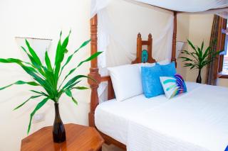 Tembo Beach Cottage , Ocean Beach Drive - Malindi - 0