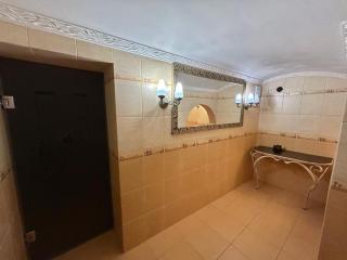 APARTMENTS on SHOLOM ALEICHEM та ще варіант поруч - 4