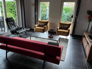 Ruime en comfortabele bungalow aan bosrand - Lage Mierde - 1