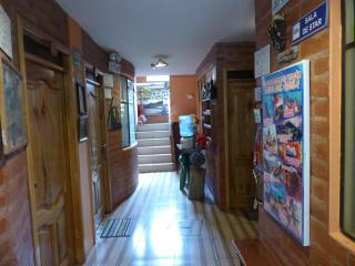 Hostal La Casa Amarilla City - Baños - 8
