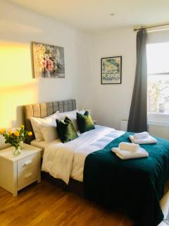 20 min to central London- 2 bedrooms apartment - 0