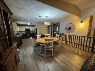 Lakeside Getaway with Hot Tub - Gaylord - 5