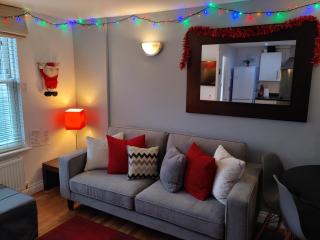 The Bath House Apartments - Free 1st breakfast - FREE parking - Bath - 4