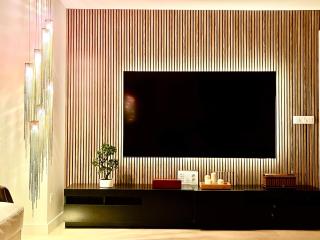 Cathedral Boutique by Lugo Collection - 4