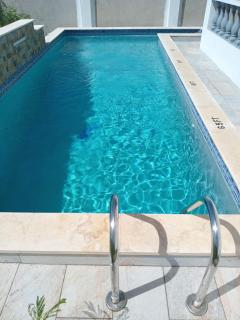 Diamond Cut Villa and Suites - 5