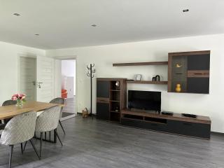 Riverside Residence - 4