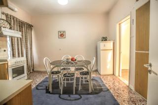 Green Corner Retro Apartment - 9