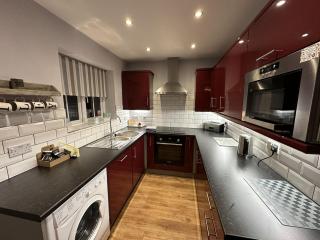 Shell Cottage - Part of the The Bay Filey Holiday Village with pool, gym and direct beach access, pub, restaurant, tennis and meadows walks - 2