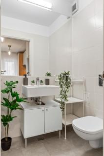 Living in Color - Chic Apartment with Balcony at Belvedere Residences - 1