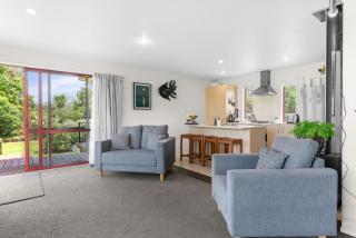 Summer Haze - Omaha Holiday Home - Matakana - 1