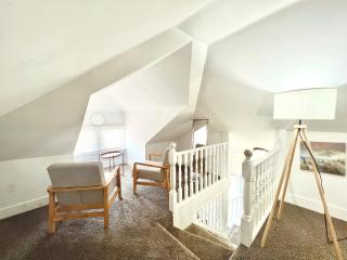 Entire Lovely 3 Bedroom, 2 Bathroom Apartment! 1 Block to the Beach and Boardwalk! - Wildwood - 1