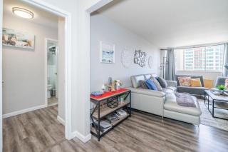 Welcoming Barn, 2 BEDROOM & 1 Bath & Parking - Atlanta - 9