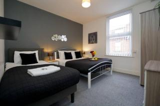 Gordon House - Fully Furnished, TVs in All Rooms, Free Parking, Netflix, Walk to City Centre - 5
