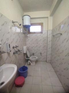 Orange sky home stay gadaGushaini near jibhi - 9