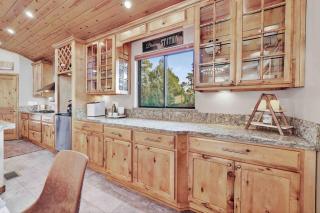 *NEW* Chalet in the Woods *1 Acre*2 Primary Suites*Pets - Show Low - 7