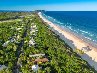 Ariels on the Beach - 4 BR beachfront home w. pool - 5