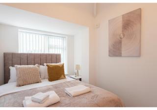 Cozy 3 BD House, Perfect for Large Group of 6 - 7