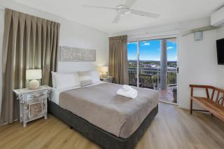 Beachside Resort Kawana Waters - 6