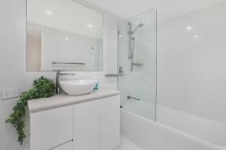 Beachside Resort Kawana Waters - Buddina - 2