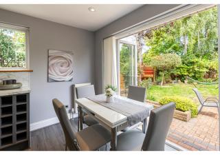 Nature's Serenade:3BR Classic Home-Jacuzzi & Sauna - Canvey Island - 3