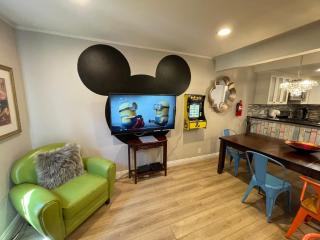 MAGICAL Xcape, POOLS-SPA, WALK 2 DISNEY, CENTRAL AC-HEAT, FULLY EQUIPPED, 2 FREE PARKING SPACES, OWNER MGMT - Anaheim - 0