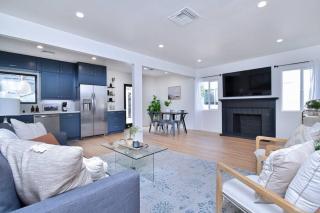 Beautiful 4 Bed Home + Jacuzzi - Los Angeles - 7