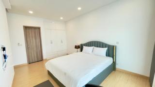 Sunwah Pearl Luxury Apartments 3 bedrooms with the Landmark 81 view and swimming pool - 6