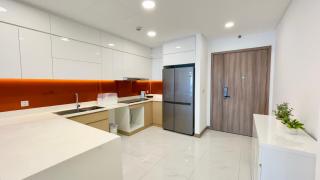 Sunwah Pearl Luxury Apartments 3 bedrooms with the Landmark 81 view and swimming pool - 9