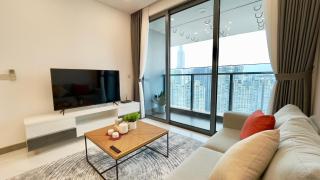 Sunwah Pearl Luxury Apartments 3 bedrooms with the Landmark 81 view and swimming pool - 8