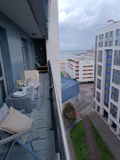 Playa, terraza, vistas al mar, garaje, estación AVE a 5 min andando - Gijón - 7