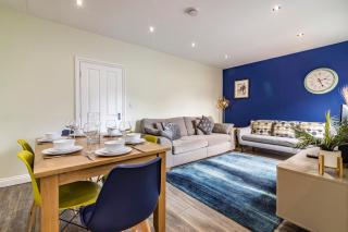 4 Bed Terraced House in Beeston with Convenient City Centre Access - Nottingham - 2