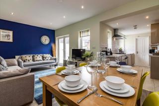 4 Bed Terraced House in Beeston with Convenient City Centre Access - Nottingham - 9
