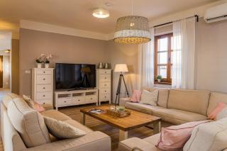 Villa Rajana for 14 persons with kids playground & pool heating in Central Istria - Svetvinčenat - 8