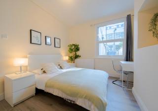 2BR South London Home - Free Street Parking, WiFi, Garden, Perfect for Long Stays! - 7