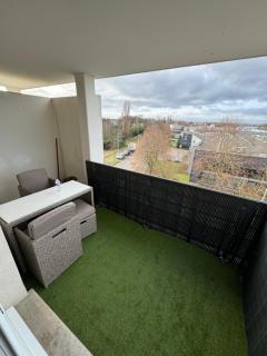 Appartement calme avec balcon, à 4km du centre, Parking, WI-FI, Netflix gratuit - 9