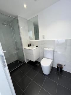 Embassy Gardens Upscale D-Plus Apartments - 4