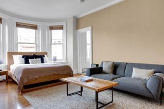 Back Bay Studio w wd nr Copley T BOS-782 - 0