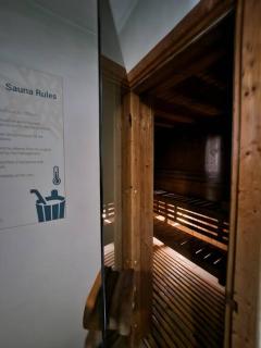 KL Tower Cosy Studio with Balcony Sauna Gym Pool near Greenbelt - Manila - 1