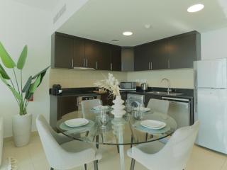 HiGuests - Duplex Haven in Laguna Tower with City Views - 3