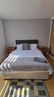 Spacious Holistic Double Room - Balby - 8